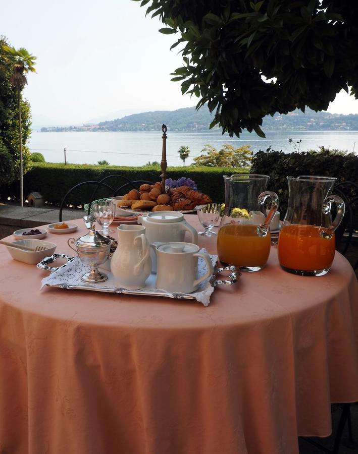 Casa Mondadori Bed & Breakfast Meina Eksteriør bilde