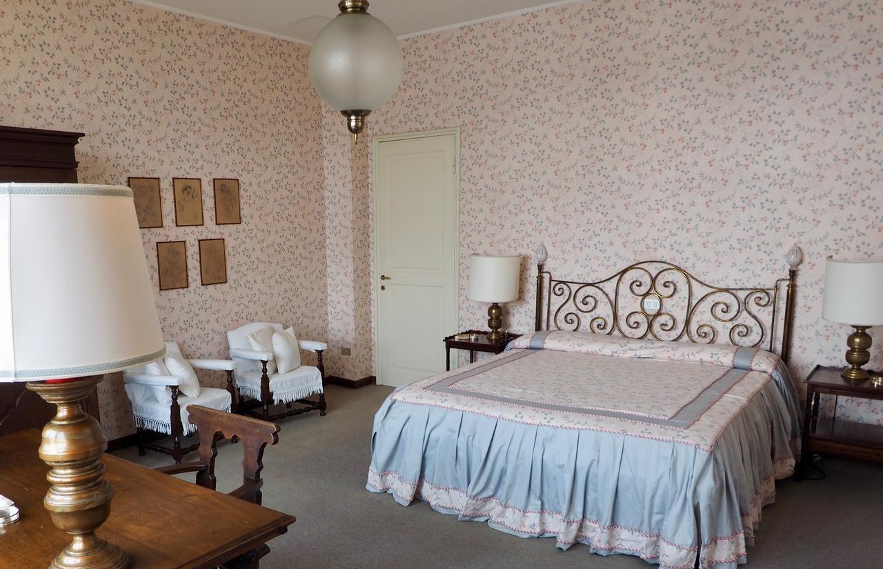 Casa Mondadori Bed & Breakfast Meina Eksteriør bilde
